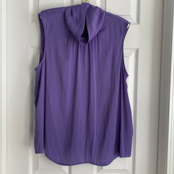 Brand new w/o tags. Laura Petites purple silky sleeveless blouse - Picture 1 of 5